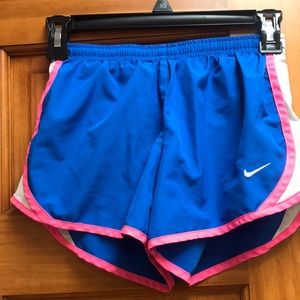 Girls Nike dri fit athletic shorts medium